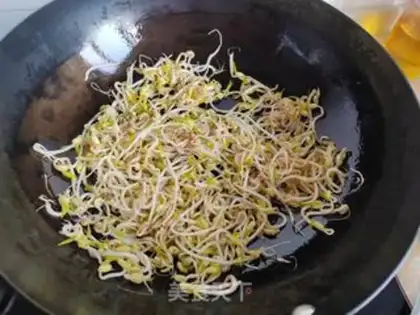 Make Blackwood green bean sprouts step 4