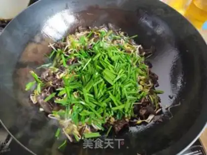 Make Blackwood green bean sprouts step 6