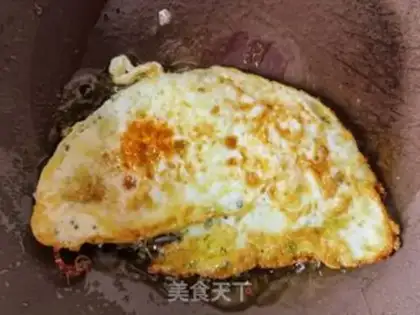 Make Fried eggs and emptiness step 2