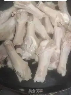 Make Red duck wings step 2