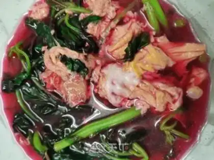 Make Red gravy egg soup step 4