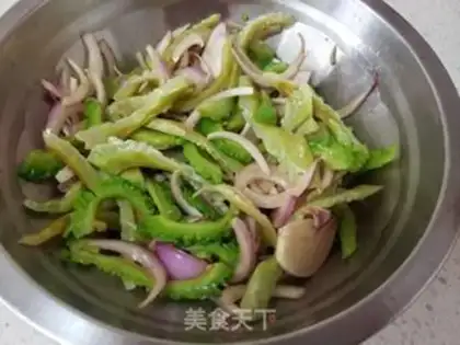 Make A bitter melon with onions step 5
