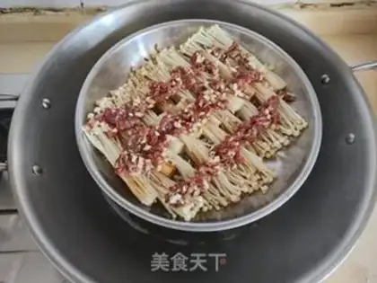 Make Beef paste evaporation needle mushrooms step 6