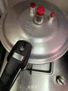 Make Squid meatball congee step 4