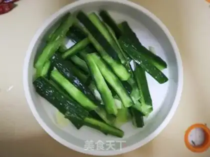 Make Spicy cucumber bar step 2