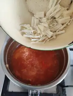 Make Tomato beef soup step 5