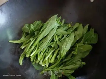 Make Garlic cabbage step 1