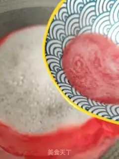 Make Watermelon freezes on milk step 10