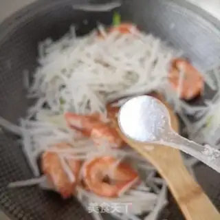 Make Shrimp stew for a white radish fan step 7
