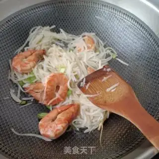 Make Shrimp stew for a white radish fan step 8