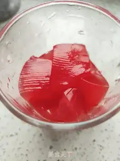 Make Watermelon freezes on milk step 14