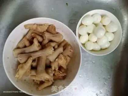 Make The eggs of the chicken claws step 5