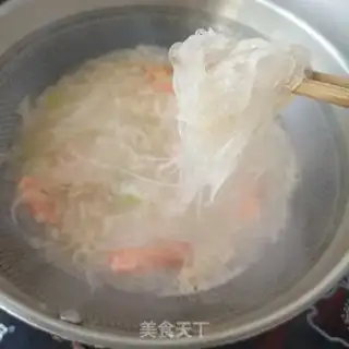 Make Shrimp stew for a white radish fan step 12
