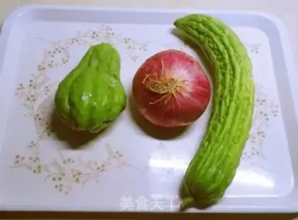 Make Onion fried melons step 0