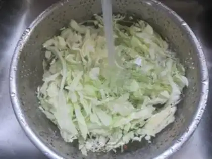 Make Chicken gravy with cabbage and flour step 2