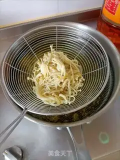 Make Spicy shrimp pan step 3