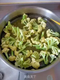 Make Spicy shrimp pan step 4