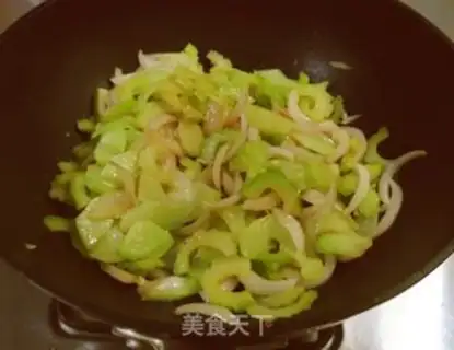 Make Onion fried melons step 9