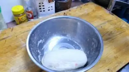 Make Tomato egg knife step 1