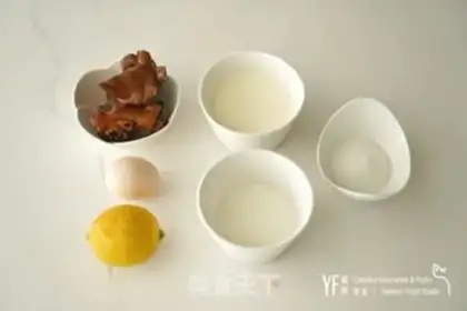 Make Pork foot lemon ice cream step 0