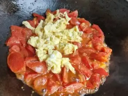 Make Tomato fried eggs step 6