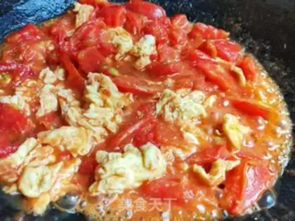 Make Tomato fried eggs step 7