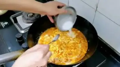 Make Tomato egg knife step 6