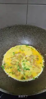 Make Squeeze fried eggs step 7
