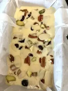Make Pinecake nut cake step 4