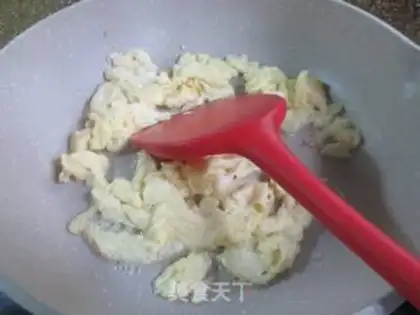 Make Pickles whips fried eggs step 5