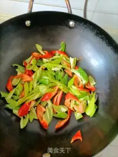 Make Twin peas, fried fragrance step 1