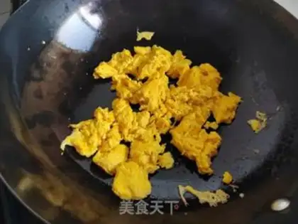 Make Onion egg mushroom noodles step 7