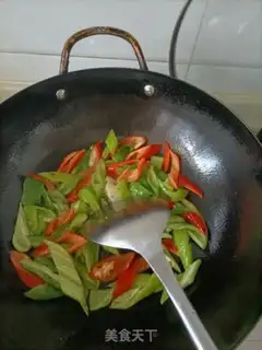 Make Twin peas, fried fragrance step 2