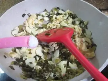 Make Pickles whips fried eggs step 7