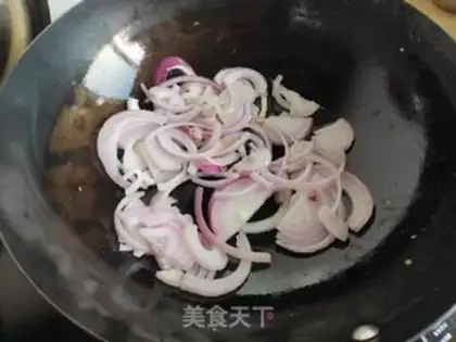 Make Onion egg mushroom noodles step 8