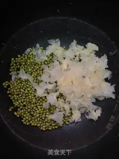Make Silver ear lily green beans step 3
