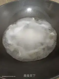 Make Smelt eggnut soup step 1