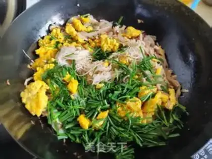 Make Onion egg mushroom noodles step 10