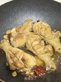 Make Home spicy chickens and potatoes step 2