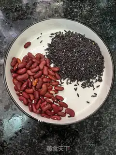 Make Milk and black rice congee step 0