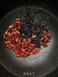Make Milk and black rice congee step 2