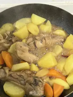 Make Home spicy chickens and potatoes step 4