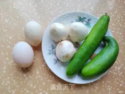 Make Mushroom cucumber fried eggs step 0