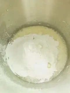 Make Coconut Swiss roll step 2