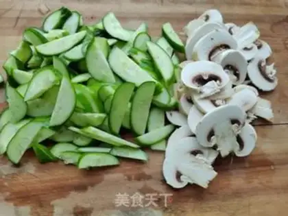 Make Mushroom cucumber fried eggs step 2