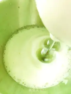 Make Coconut Swiss roll step 5