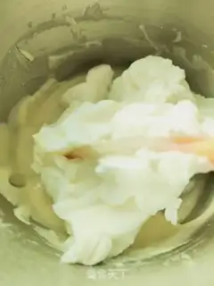 Make Coconut Swiss roll step 7