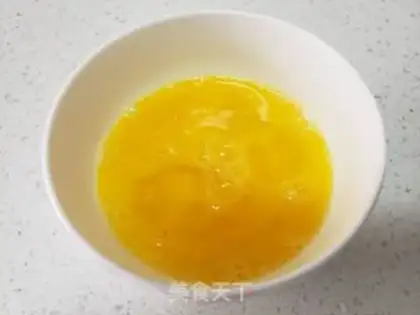 Make Pyramid eggs, crotch noodles step 3