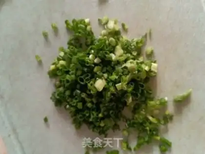 Make Onion veggie pie step 1