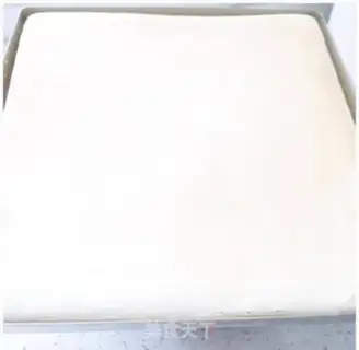 Make Coconut Swiss roll step 13